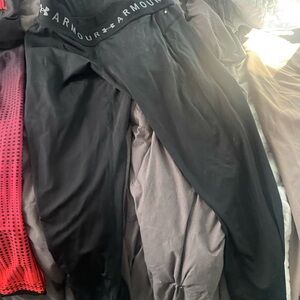 Under armour capri leggings XL